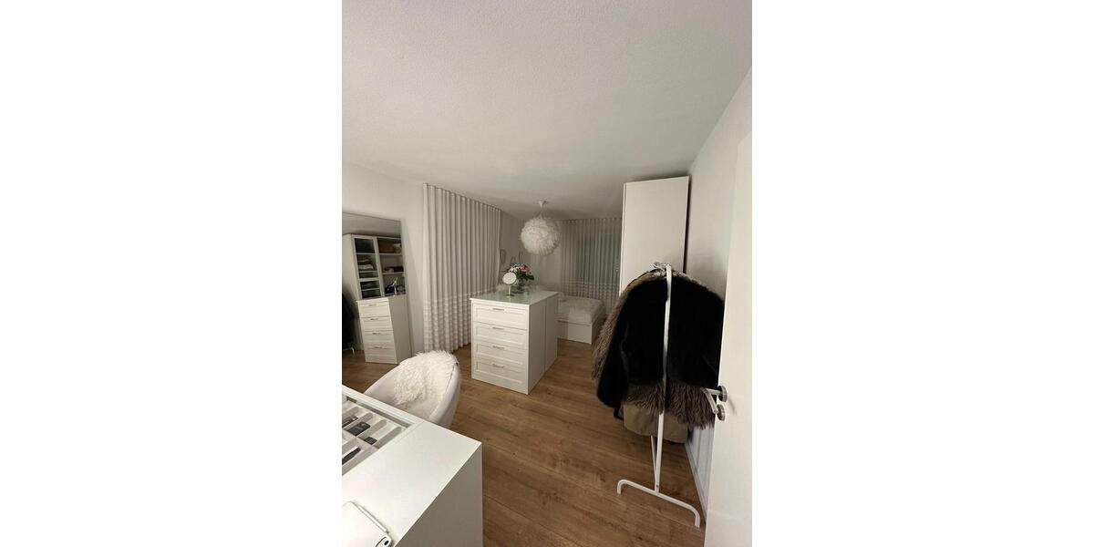 Etagenwohnung Esslingen am Neckar Brühl - 4 Zimmer, 104 m&sup2;, 395.000&euro; | Angebot:26567392