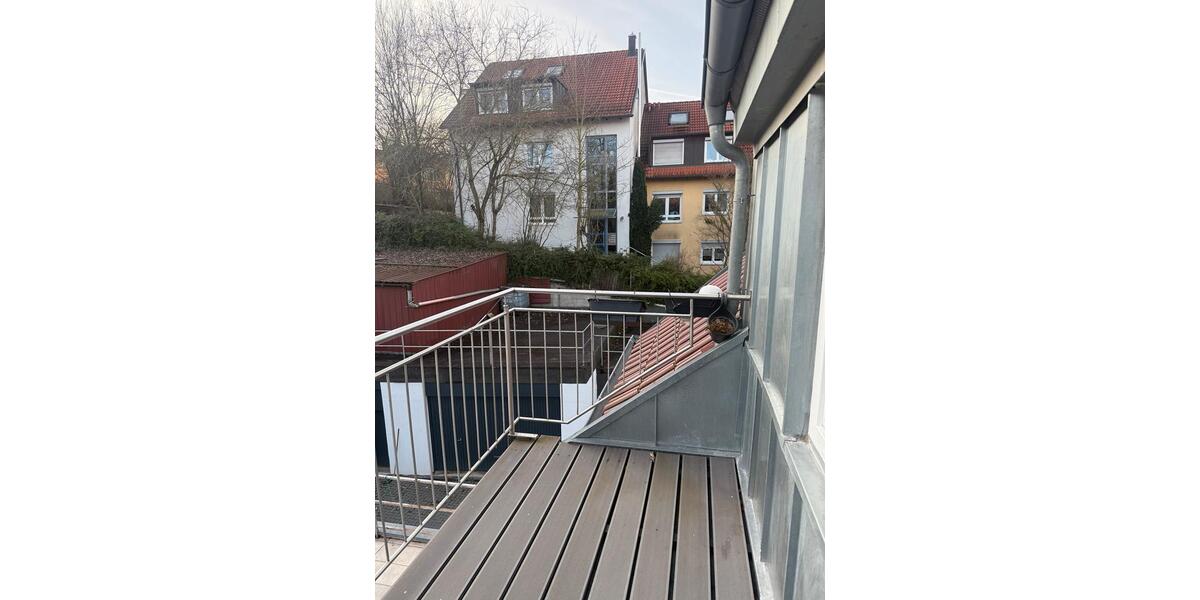 Dachgeschoßwohnung Schwaikheim - 3 Zimmer, 80 m&sup2;, 1.300&euro; | Angebot:26039754