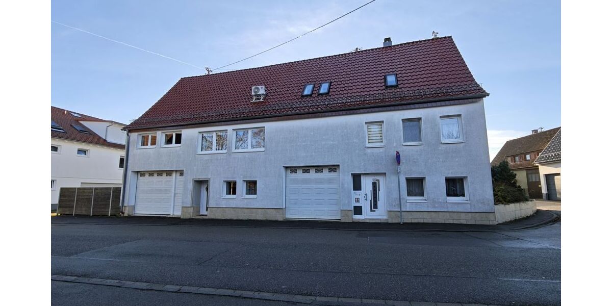 Starke Kapitalanlage - 5-Familienhaus mit Ausbaupotential - Mehrfamilienhaus, Wohnhaus Tiefenbronn | Angebot:24568753