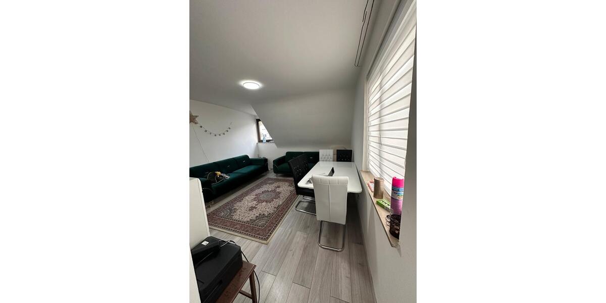 Dachgeschoßwohnung Stuttgart Stuttgart-West - 1.5 Zimmer, 1 m&sup2;, 566&euro; | Angebot:25342588