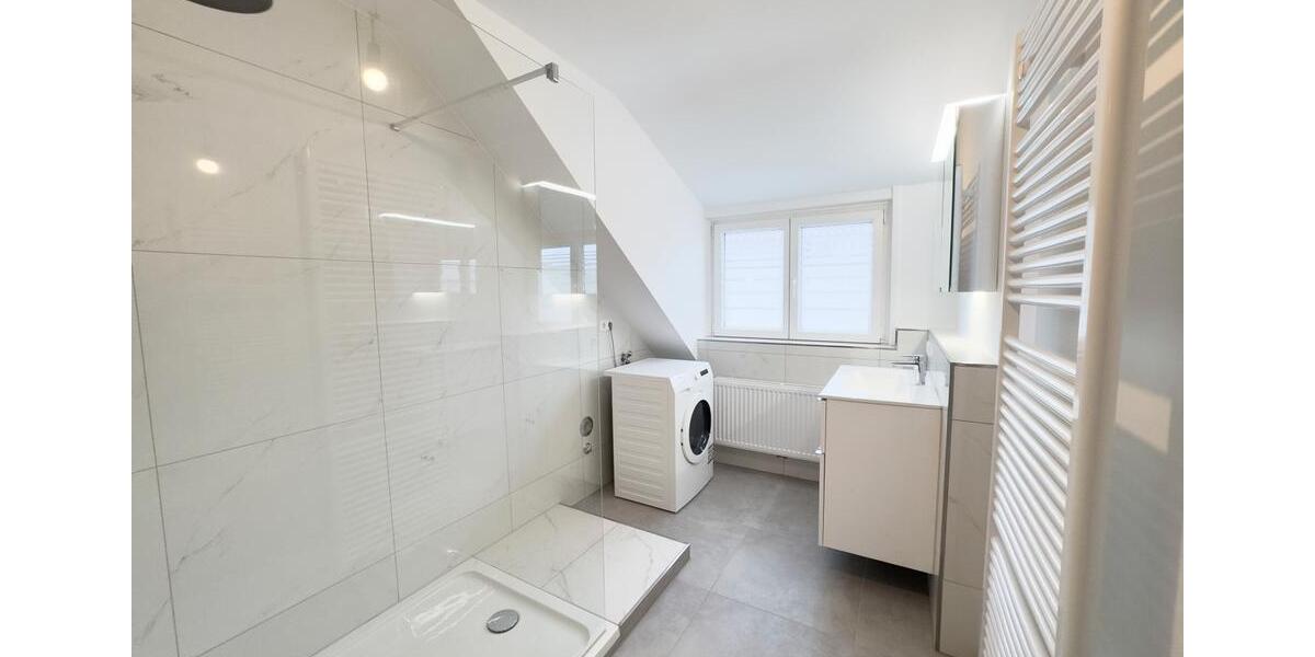 Dachgeschoßwohnung Stuttgart Bad Cannstatt - 3 Zimmer, 75 m&sup2;, 1.200&euro; | Angebot:25920871