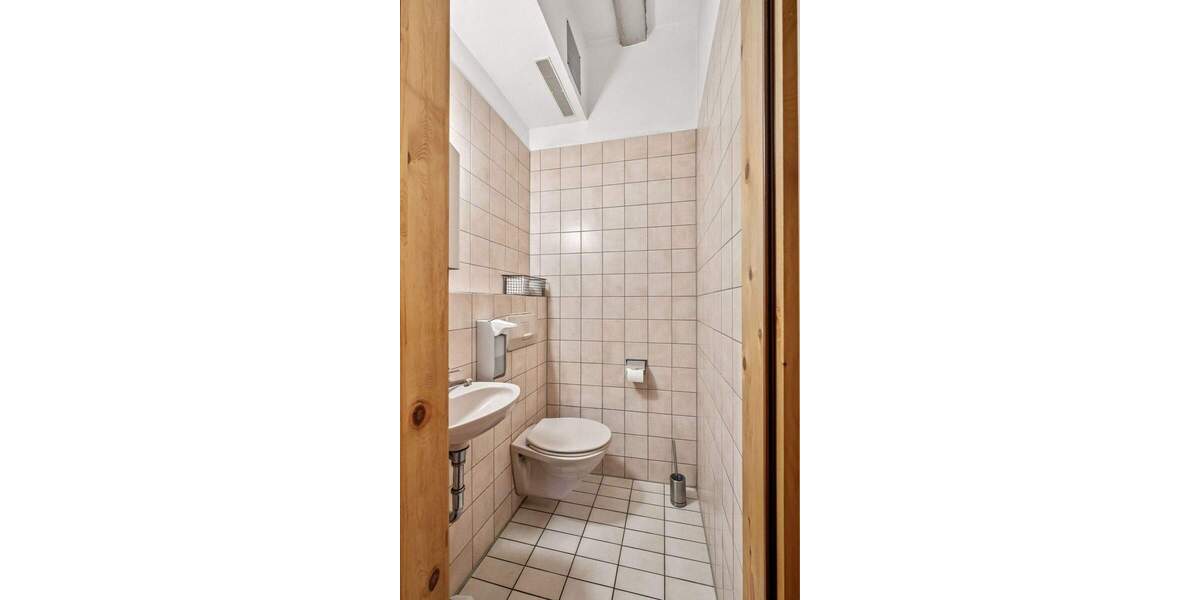 Gewerbeobjekt Ludwigsburg Oßweil - 3 Zimmer, 100 m&sup2;, 299.000&euro; | Angebot:25777877