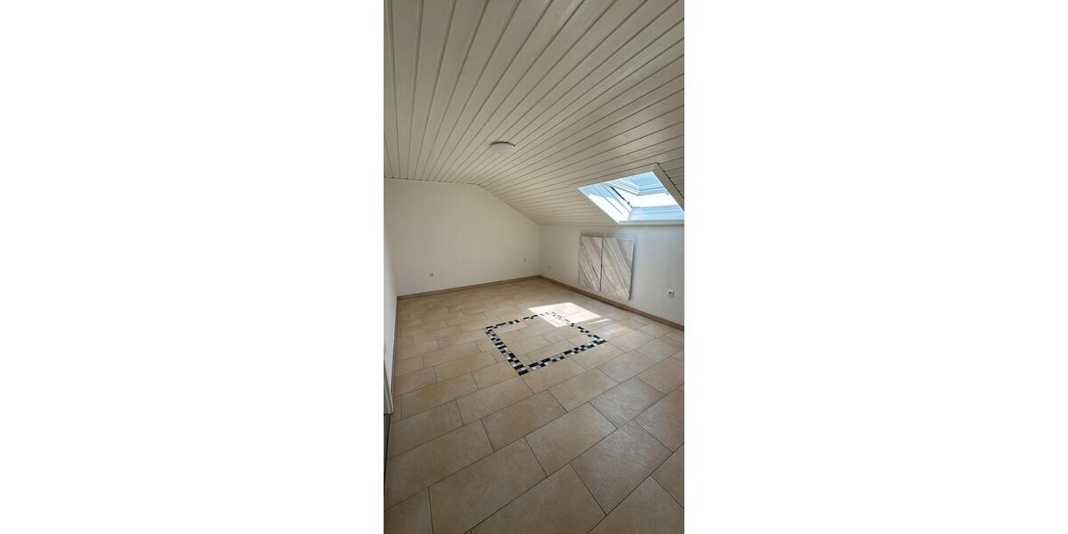 Dachgeschoßwohnung Marbach am Neckar - 3 Zimmer, 54 m&sup2;, 175.000&euro; | Angebot:26956284