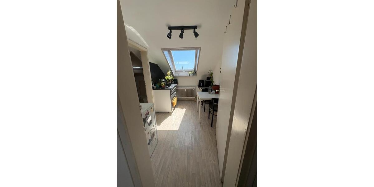 Dachgeschoßwohnung Stuttgart Feuerbach - 2.5 Zimmer, 35 m&sup2;, 169.000&euro; | Angebot:26984824