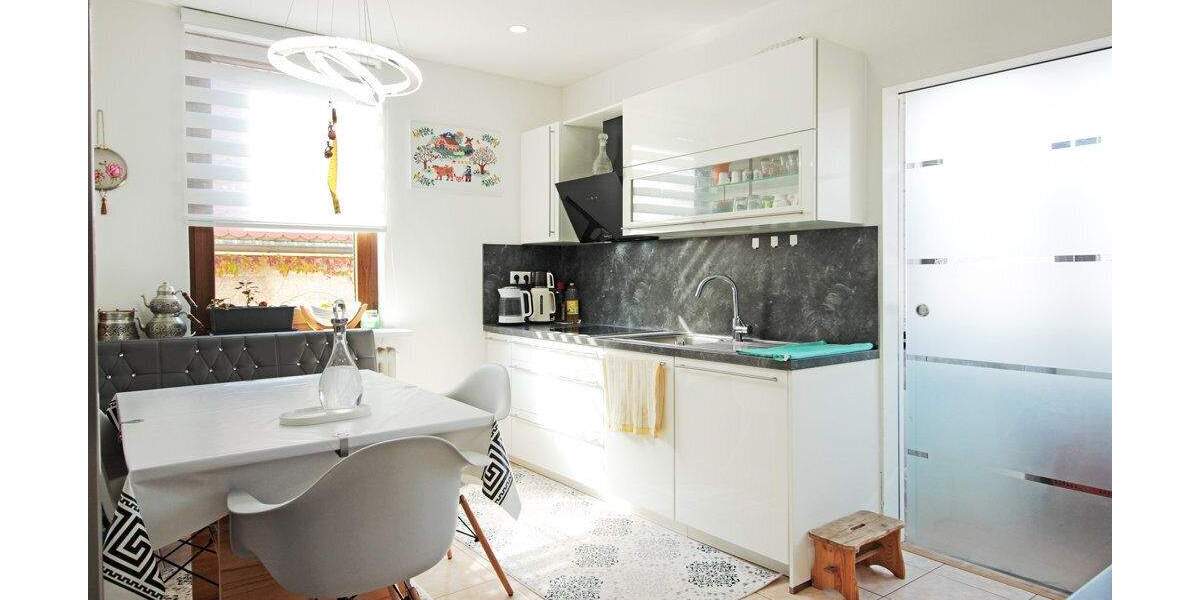 Etagenwohnung Stuttgart Zuffenhausen - 4 Zimmer, 99 m&sup2;, 350.000&euro; | Angebot:25732383