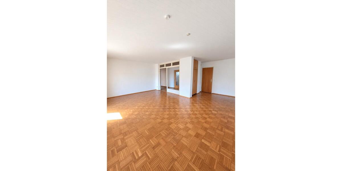 Etagenwohnung Schwaigern - 4.5 Zimmer, 105 m&sup2;, 1.100&euro; | Angebot:27580331