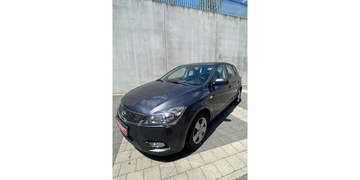 Kia ceed / Ceed 113.000 km 4.890 &euro; Backnang 71522