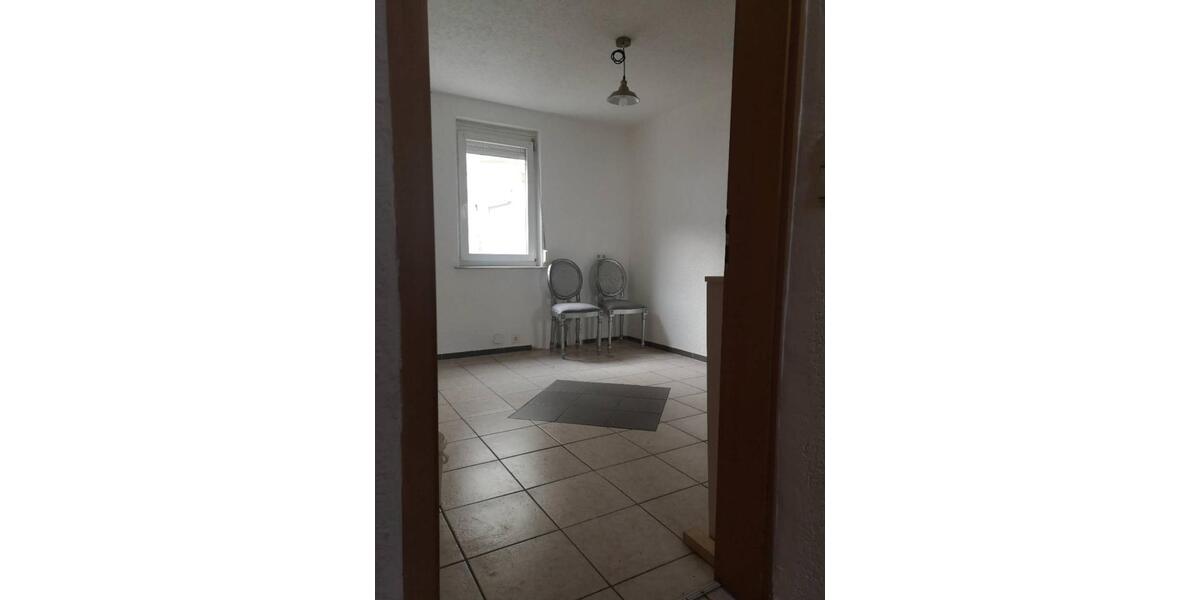 Etagenwohnung Stuttgart Zuffenhausen - 3.5 Zimmer, 90 m&sup2;, 1.090&euro; | Angebot:25860229