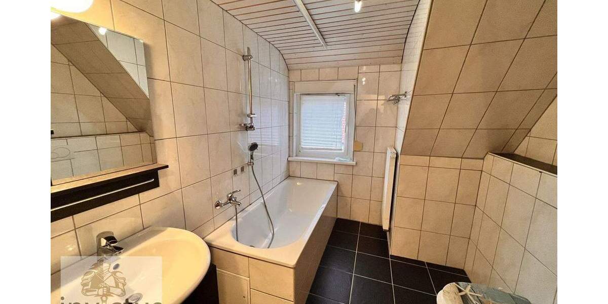 Mehrfamilienhaus, Wohnhaus Sulzbach an der Murr Sulzbach - 7 Zimmer, 183 m&sup2;, 350.000&euro; | Angebot:25742875