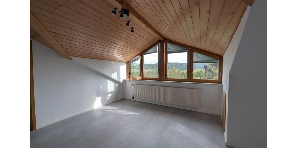 Dachgeschoßwohnung Weissach im Tal - 2.5 Zimmer, 69 m&sup2;, 870&euro; | Angebot:27557897