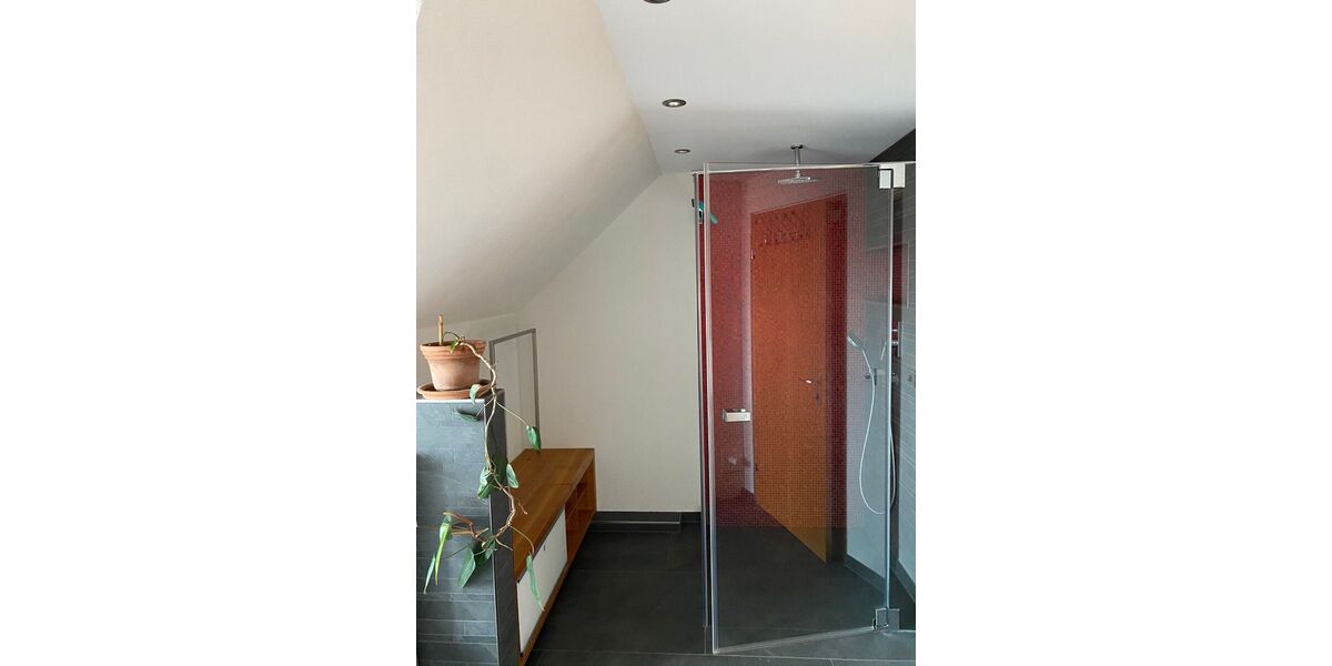 Schöne Gemütliche DG-Wohnung mit Einbauküche und nutzbarem Dachgeschoß - Etagenwohnung Deizisau | Angebot:27504679