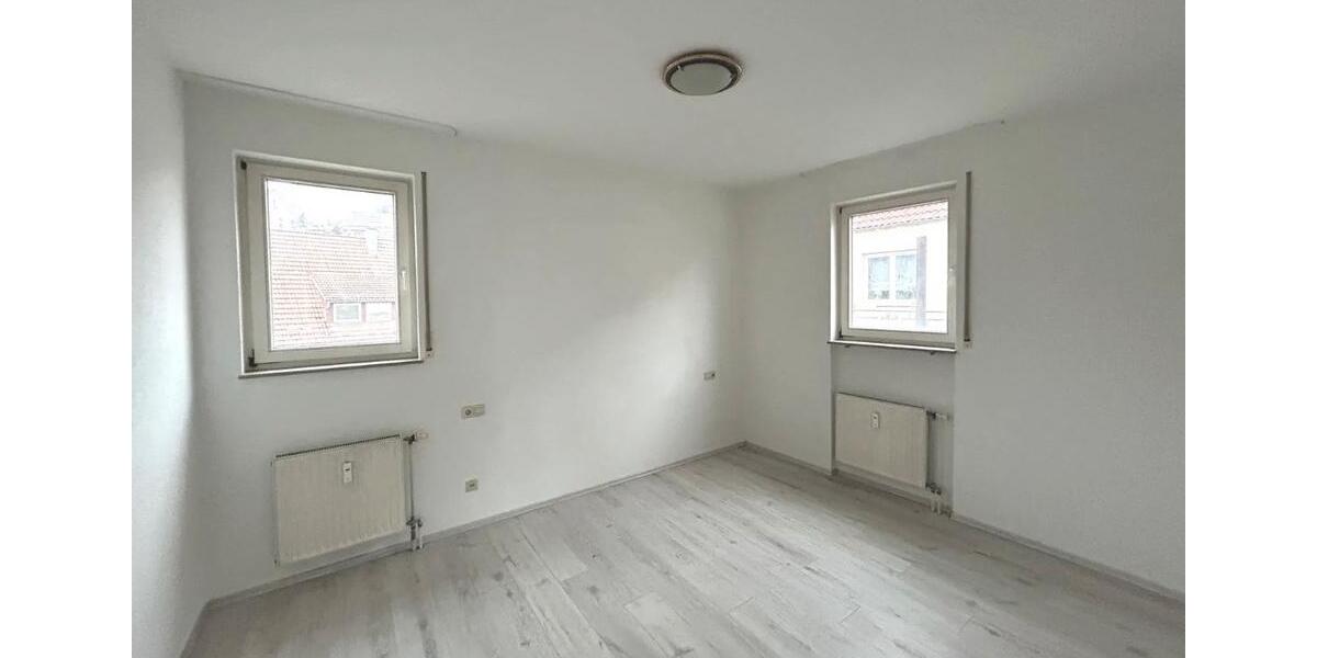 Etagenwohnung Stuttgart Luginsland - 2 Zimmer, 62 m&sup2;, 1.270&euro; | Angebot:25768022