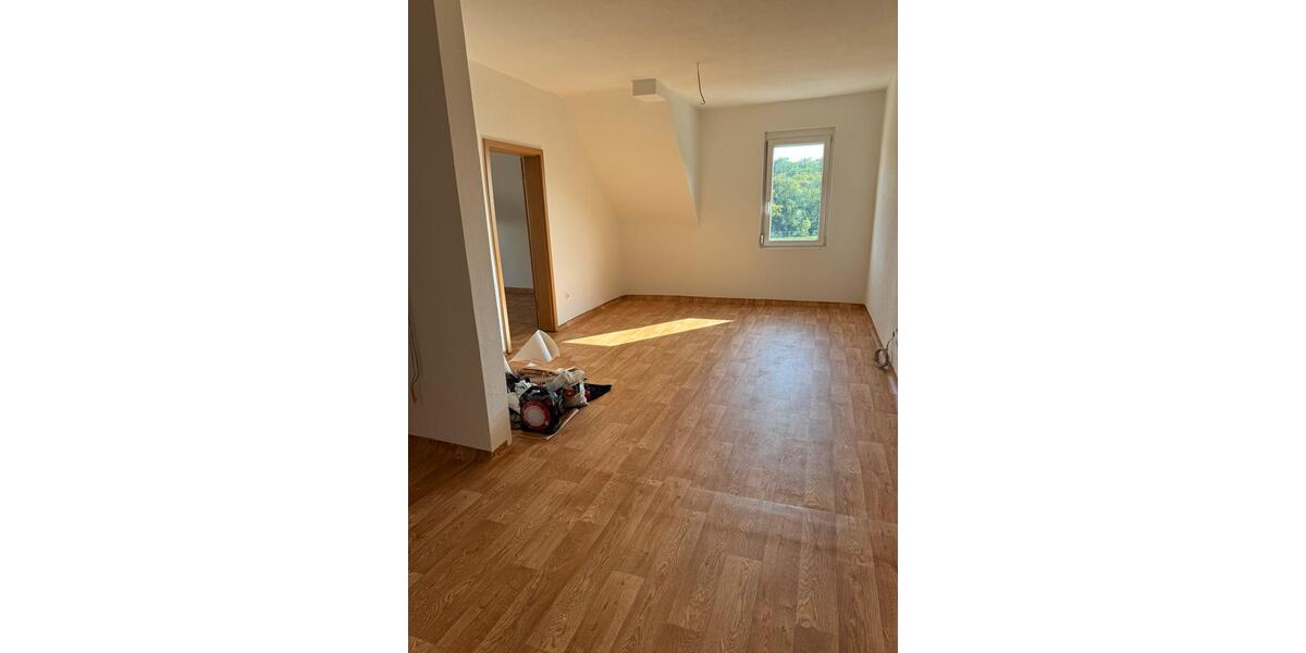 Dachgeschoßwohnung Backnang - 3 Zimmer, 73 m&sup2;, 950&euro; | Angebot:27577616