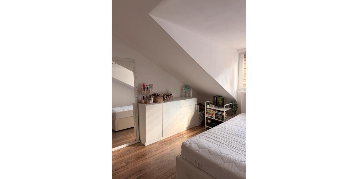 Dachgeschoßwohnung Stuttgart Bad Cannstatt - 3 Zimmer, 60 m&sup2;, 446&euro; | Angebot:27597182