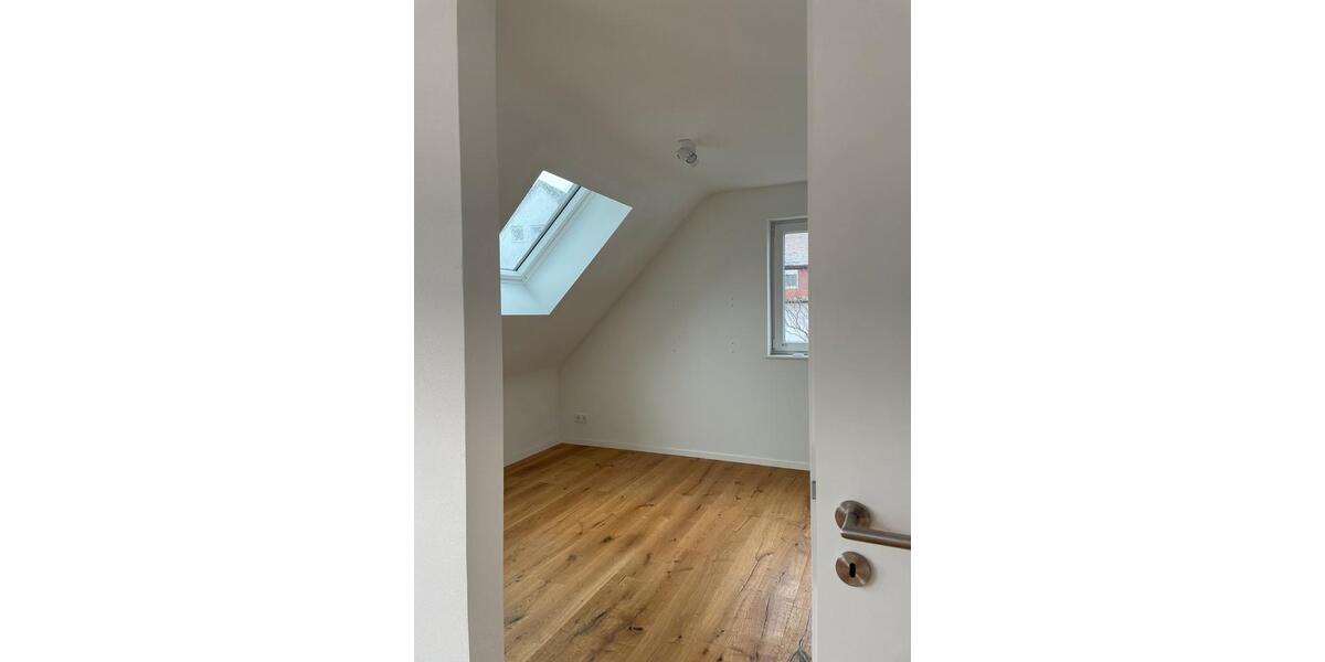 Etagenwohnung Remseck am Neckar - 3 Zimmer, 100 m&sup2;, 1.740&euro; | Angebot:27541928