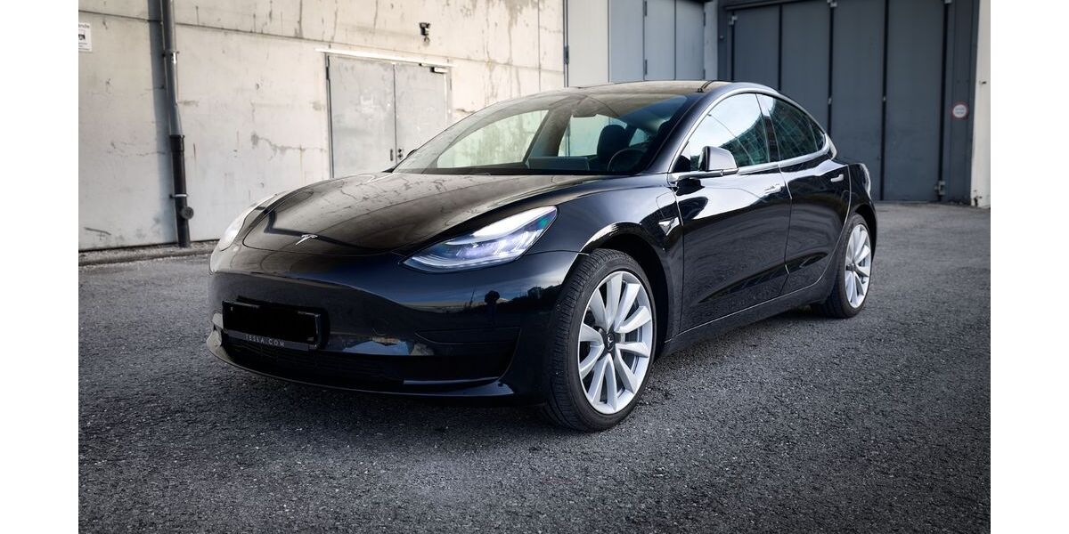 Tesla Model 3 121.000 km 18.900 &euro; Kornwestheim 70806