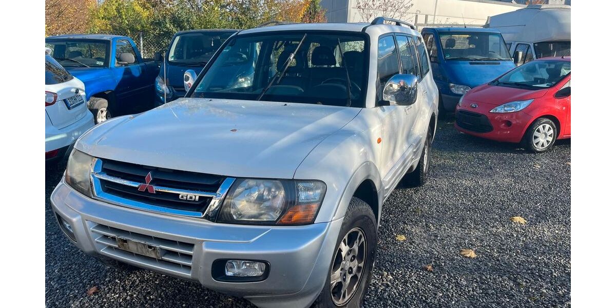 Mitsubishi Pajero 163.380 km 4.900 &euro; weinstadt 71384