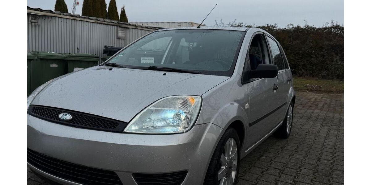 Ford Fiesta 196.000 km 1.189 &euro; Möglingen 71696