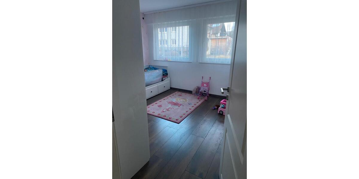 Doppelhaushälfte Möglingen - 6 Zimmer, 146 m&sup2;, 2.300&euro; | Angebot:26448103