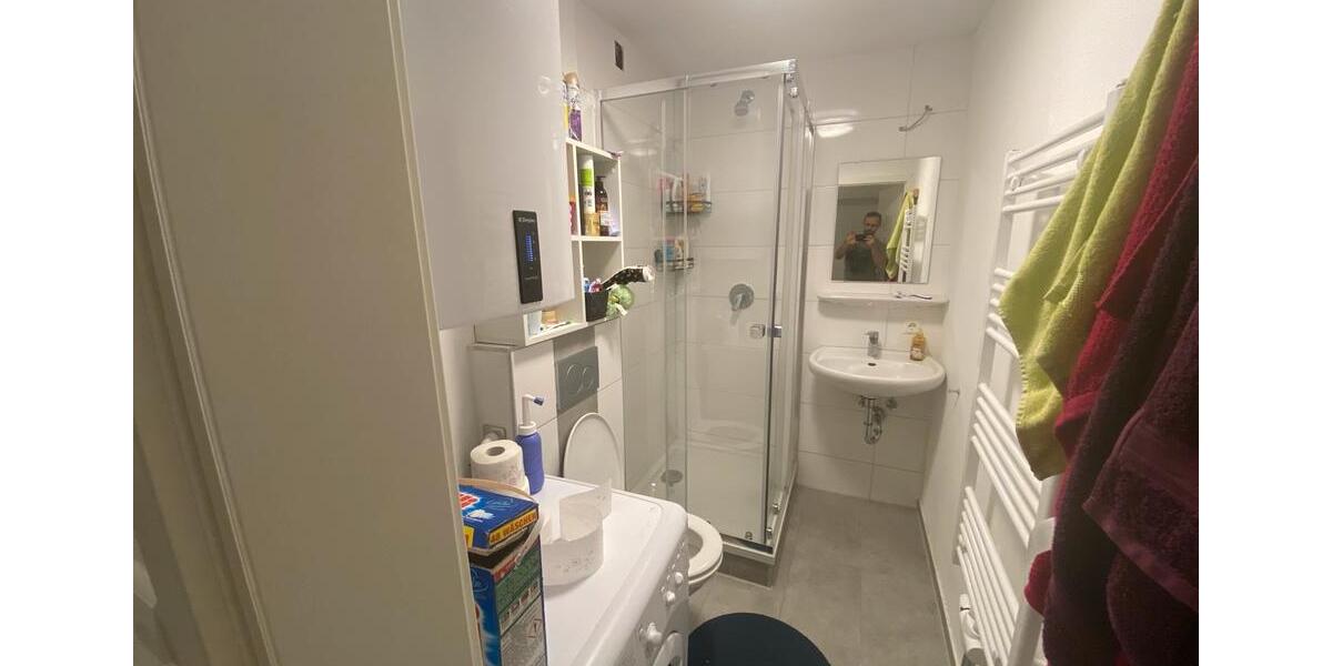Erdgeschoßwohnung Stuttgart Luginsland - 15 Zimmer, 38 m&sup2;, 400&euro; | Angebot:26464776
