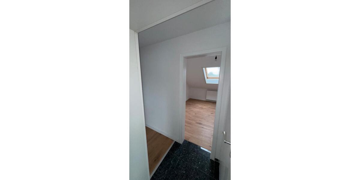 Dachgeschoßwohnung Ludwigsburg Eglosheim - 3 Zimmer, 48 m&sup2;, 890&euro; | Angebot:27540321