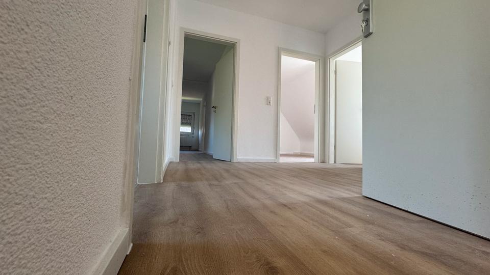 Dachgeschoßwohnung Möglingen - 4 Zimmer, 71 m&sup2;, 1.330&euro; | Angebot:27543973
