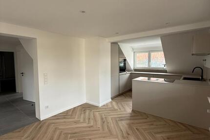 Wohnung Stuttgart Mühlhausen - 4.5 Zimmer, 122 m&sup2;, 2.100&euro; | Angebot:25174546