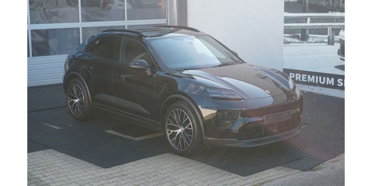 Porsche Macan 6.987 km 78.790 &euro; Stuttgart 70499