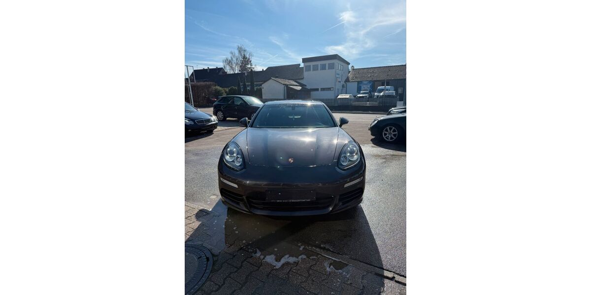 Porsche Panamera 189.875 km 26.500 &euro; Asperg 71679