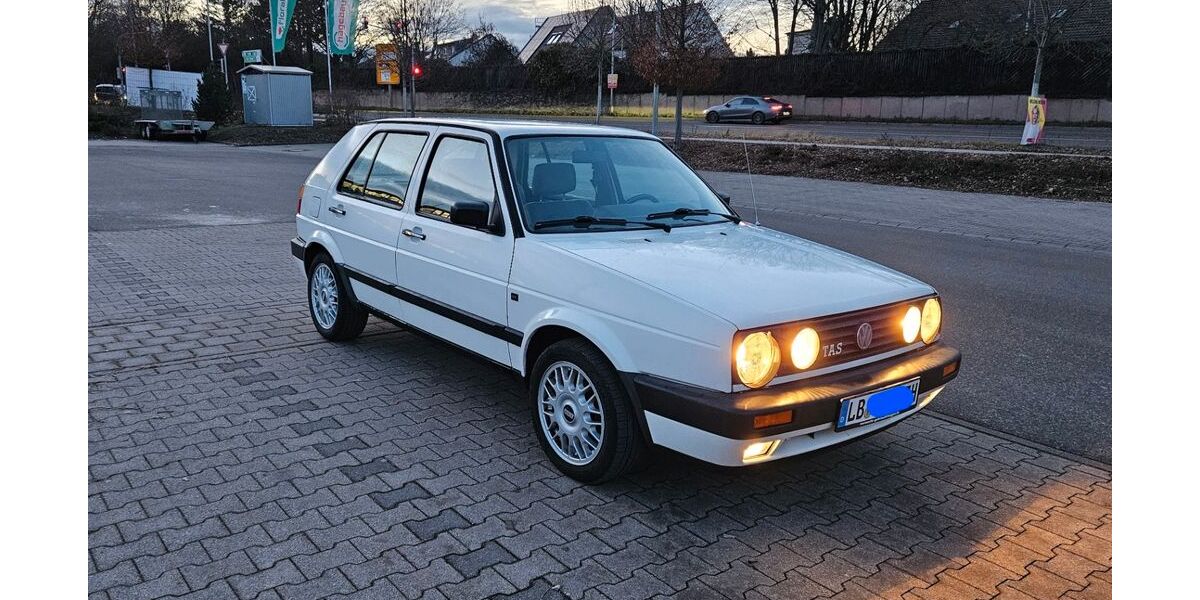 VW Golf 243.000 km 3.999 &euro; Ditzingen 71254