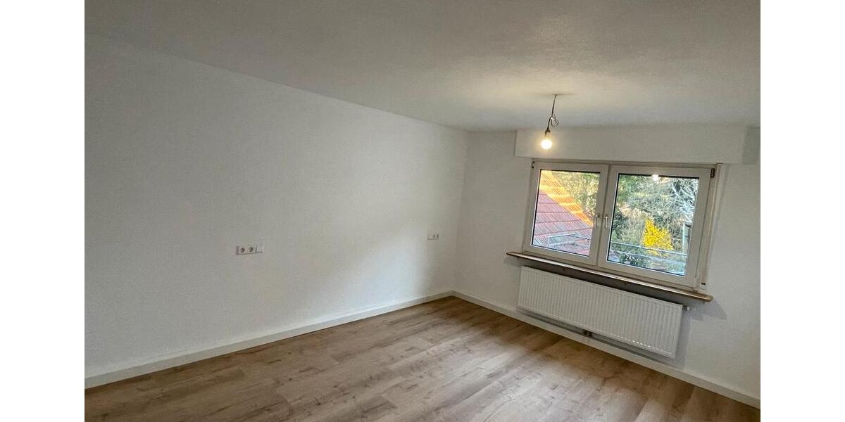 Etagenwohnung Weinstadt - 4 Zimmer, 80 m&sup2;, 1.450&euro; | Angebot:25569297