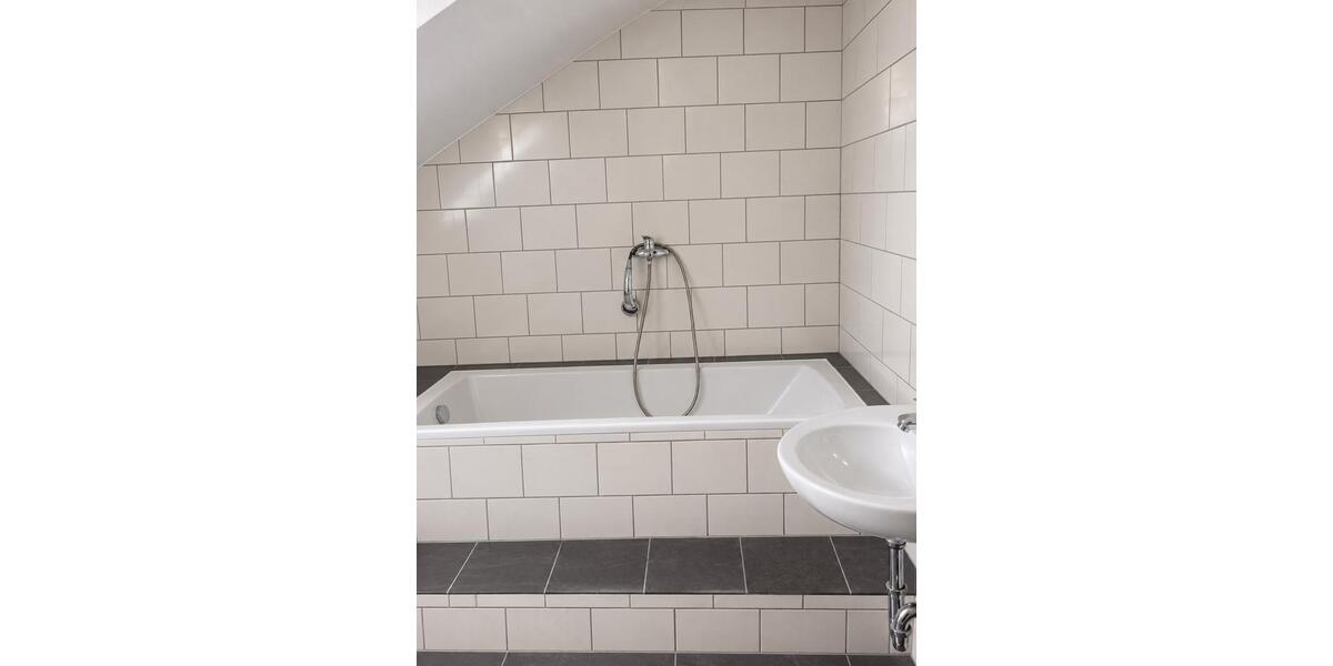 Dachgeschoßwohnung Vaihingen an der Enz - 3 Zimmer, 75 m&sup2;, 800&euro; | Angebot:27570598