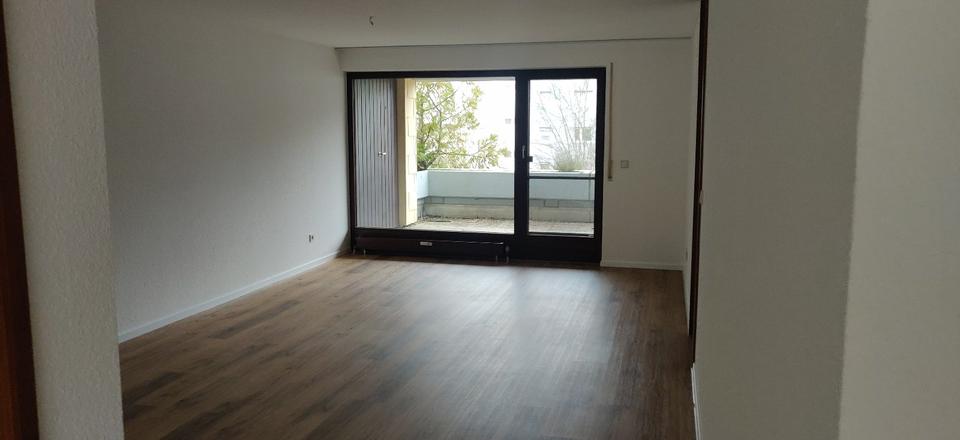 Etagenwohnung Sindelfingen Eichholz - 3.5 Zimmer, 102 m&sup2;, 1.340&euro; | Angebot:25615143