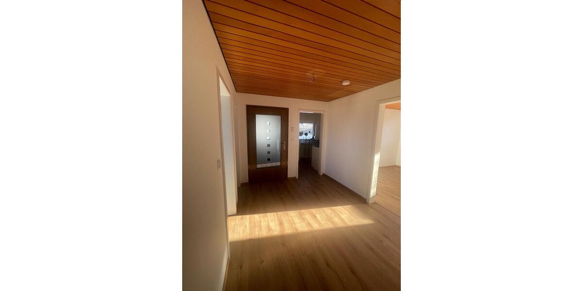 Dachgeschoßwohnung Mönsheim - 3 Zimmer, 70 m&sup2;, 820&euro; | Angebot:25791244