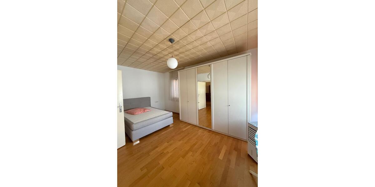 Etagenwohnung Stuttgart Luginsland - 4 Zimmer, 101 m&sup2;, 1.500&euro; | Angebot:25471547