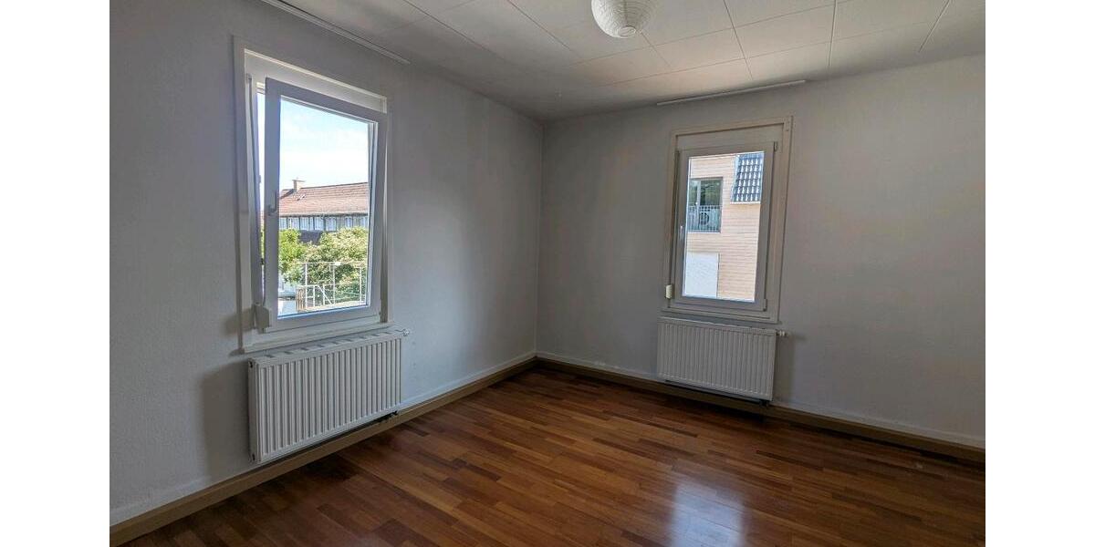 Etagenwohnung Stuttgart Bad Cannstatt - 4 Zimmer, 110 m&sup2;, 1.350&euro; | Angebot:27550019
