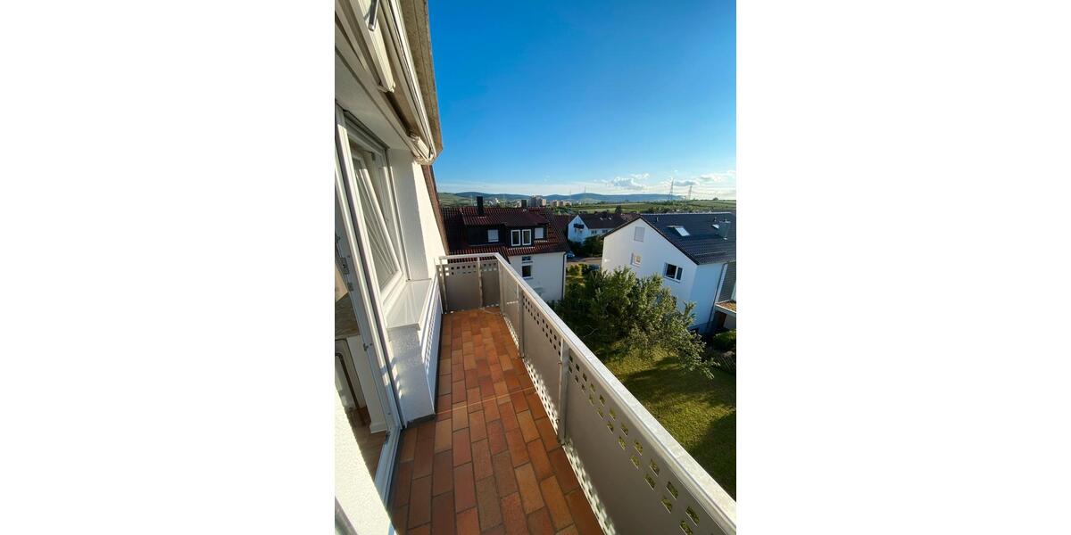 Dachgeschoßwohnung Weinstadt - 2 Zimmer, 60 m&sup2;, 1.000&euro; | Angebot:25635548