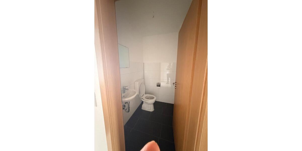 Etagenwohnung Schorndorf - 3 Zimmer, 100 m&sup2;, 550&euro; | Angebot:27554105