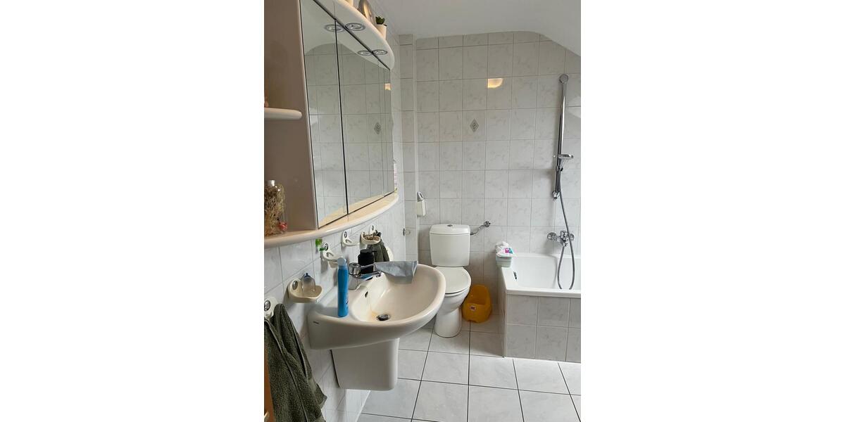 Dachgeschoßwohnung Möglingen - 3 Zimmer, 74 m&sup2;, 1.000&euro; | Angebot:25219379