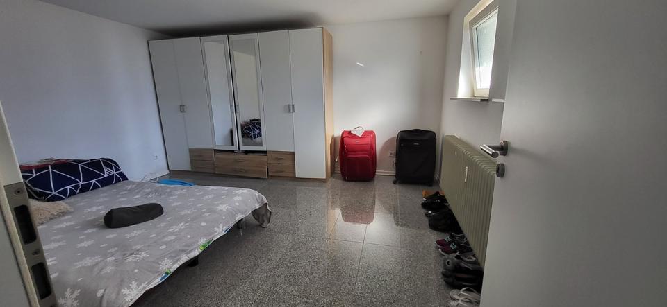 Erdgeschoßwohnung Burgstetten - 6 Zimmer, 174 m&sup2;, 2.000&euro; | Angebot:25925244