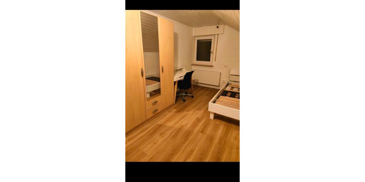 Dachgeschoßwohnung Steinheim an der Murr - 12 Zimmer, 65 m&sup2;, 430&euro; | Angebot:27544043