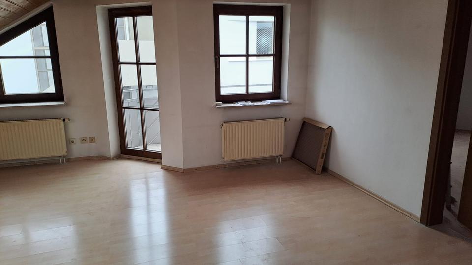 Dachgeschoßwohnung Schorndorf - 2 Zimmer, 48 m&sup2;, 600&euro; | Angebot:26125735