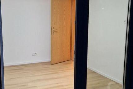 Wohnung Esslingen am Neckar Pliensauvorstadt - 3 Zimmer, 70 m&sup2;, 1.300&euro; | Angebot:27565737