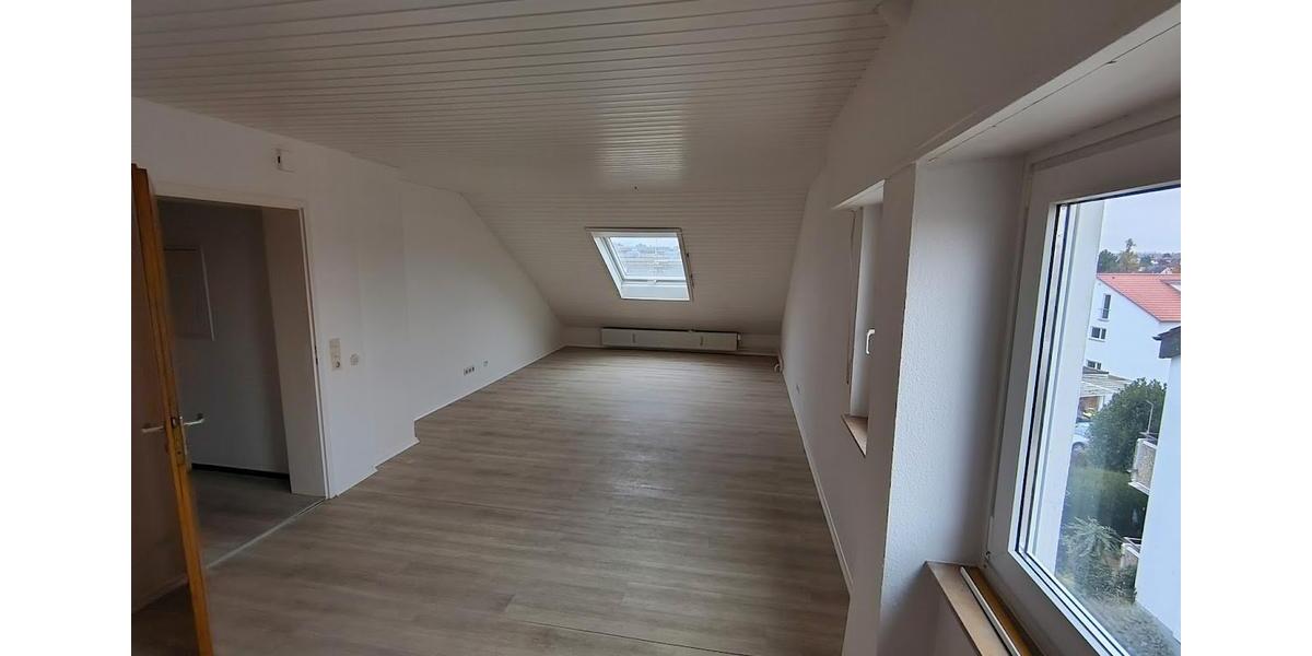 Dachgeschoßwohnung Heilbronn Böckingen - 3 Zimmer, 77 m&sup2;, 945&euro; | Angebot:27599857