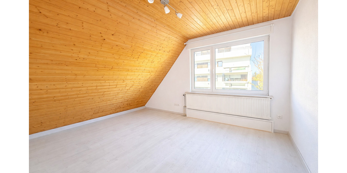 Mehrfamilienhaus, Wohnhaus Sindelfingen Maichingen - 6 Zimmer, 166 m&sup2;, 695.000&euro; | Angebot:25909364