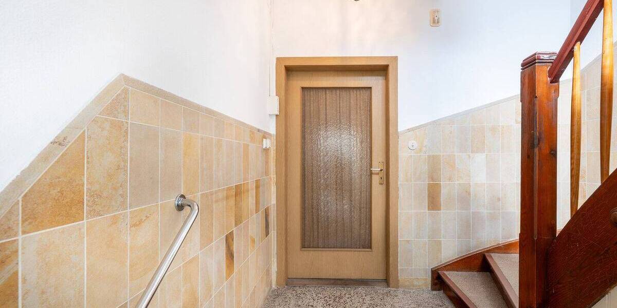 Mehrfamilienhaus, Wohnhaus Stuttgart Degerloch - 8 Zimmer, 170 m&sup2;, 775.000&euro; | Angebot:25685446