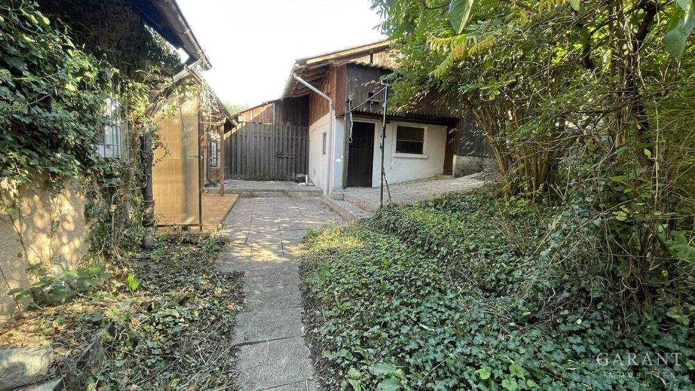 Doppelhaushälfte Weissach Flacht - 8 Zimmer, 164 m&sup2;, 440.000&euro; | Angebot:25707584