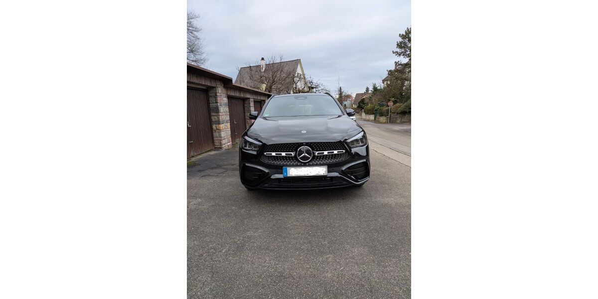 Mercedes-Benz GLA 200 1.900 km 39.900 &euro; Stuttgart 70619
