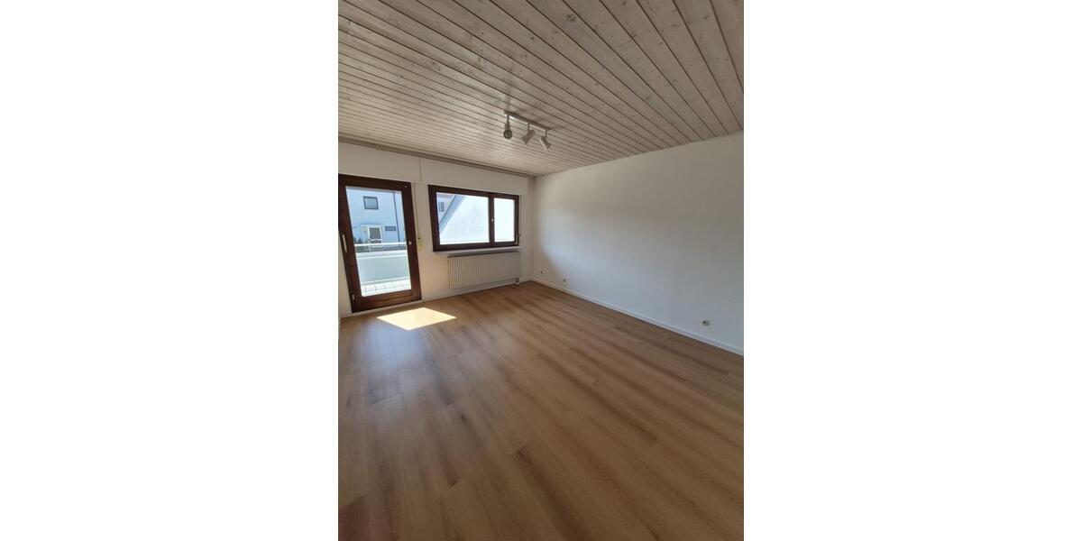 Dachgeschoßwohnung Sindelfingen Darmsheim - 3 Zimmer, 75 m&sup2;, 1.100&euro; | Angebot:26429200