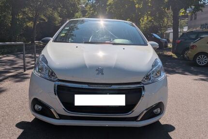 Peugeot 208 95.500 km 7.500 &euro; Stuttgart 70199